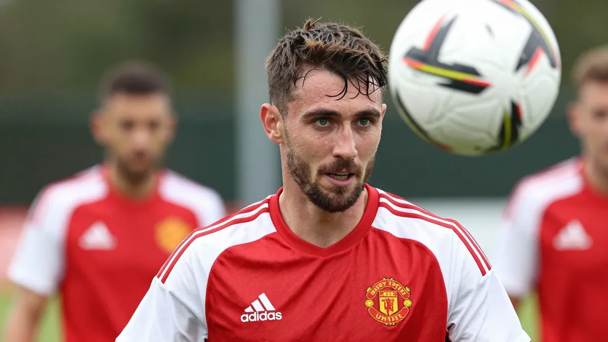 Barry Town United prepare for a top-of-the-table clash with The New Saints after a six-match winning streak, with Elliott...