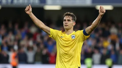 Owen Brain starred with a goal and two assists as Barry Town United beat Airbus UK Broughton 4-2 to stay top of the Cymru...